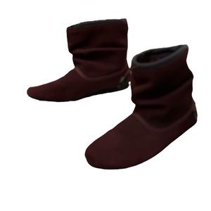 Teva Size 5 Burgundy Drawstring Winter Booties NWT
